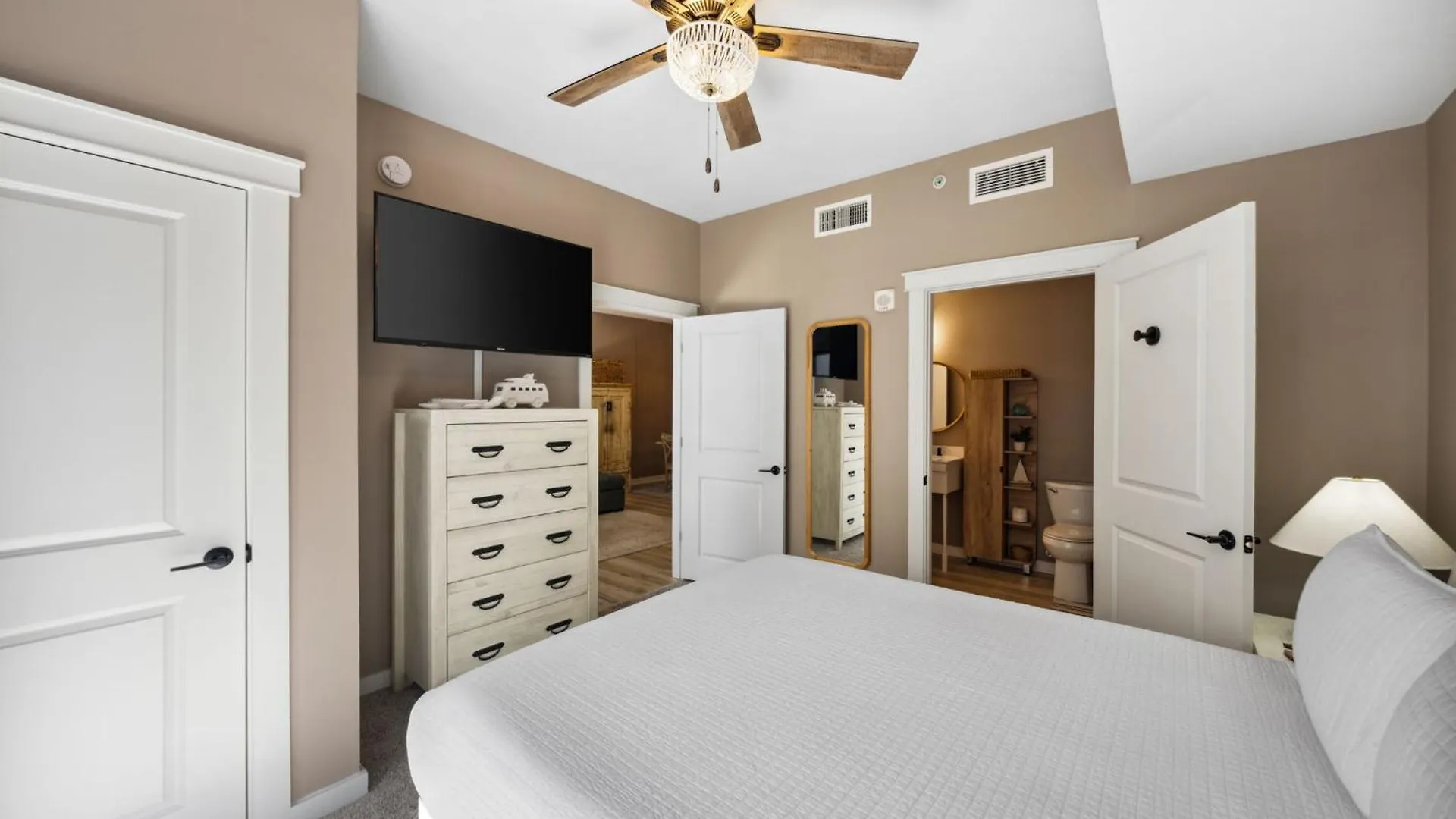 Origin 0808 - One Bedroom - Sunny Pool Deck & Gulf Views! By Beach Haven Vacation Rentals Panama City Beach Appartement