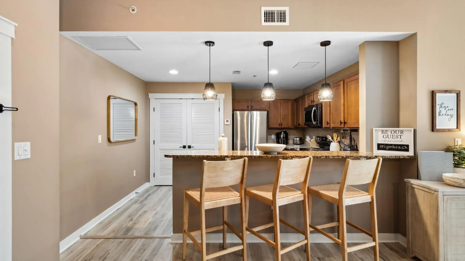 Daire Origin 0808 - One Bedroom - Sunny Pool Deck & Gulf Views! By Beach Haven Vacation Rentals Panama City Beach